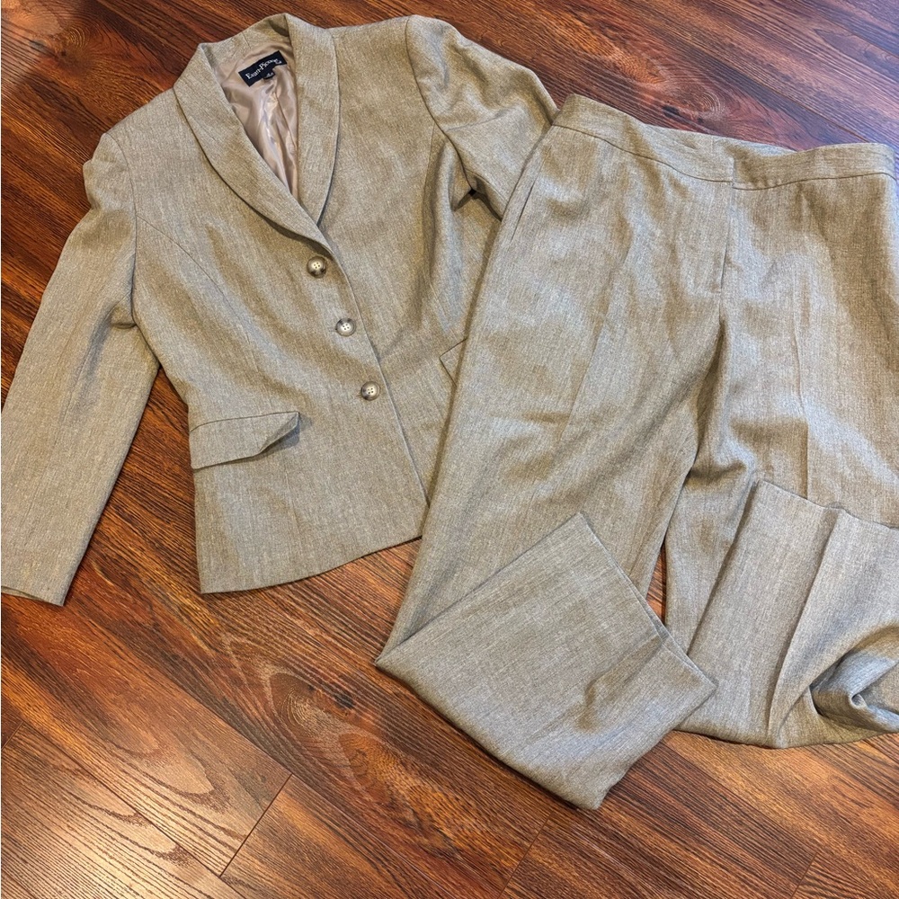Woman’s Evan-Picone 2 piece pants suit. Size 12